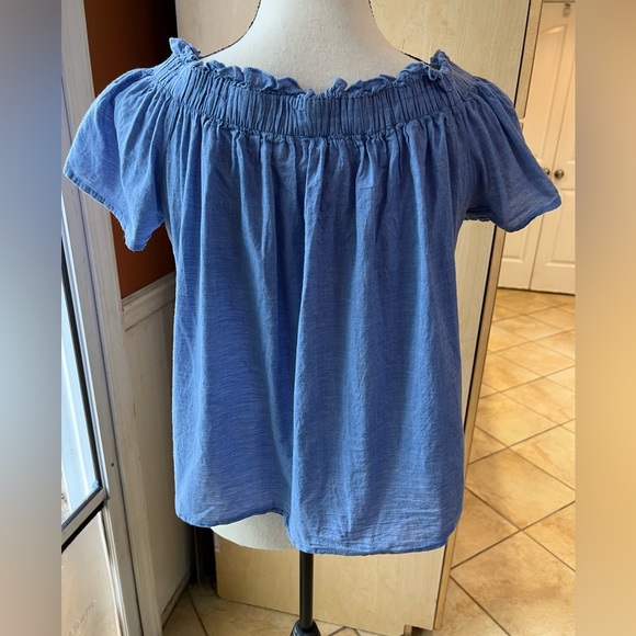 Isa & Ella Top - Embroidered & Eyelet details - Picture 4 of 5